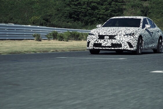  LEXUS PREDSTAVUJE NOVÚ GENERÁCIU TECHNOLÓGIE RIADENIA ELEKTRICKÉHO POHONU DIRECT4