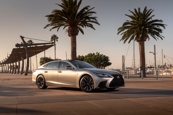 Nový vlajkový sedan Lexus LS prináša nevídaný komfort jazdy vďaka zmyslu značky Lexus pre detail