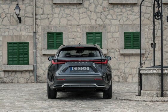 Lexus NX 2022
