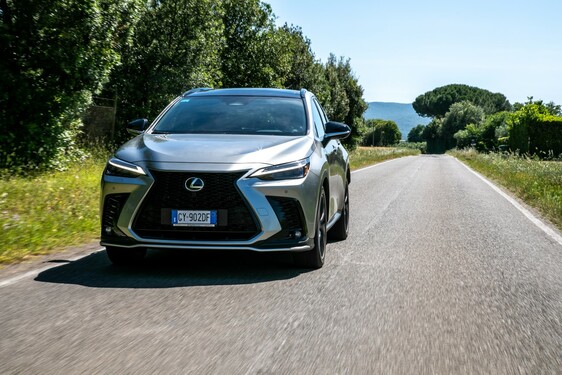 Lexus NX 2022