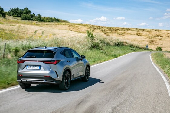 Lexus NX 2022