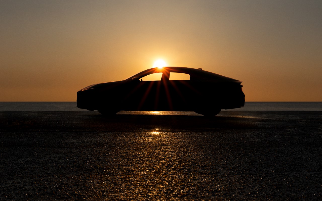 LEXUS ČOSKORO PREDSTAVÍ V SVETOVEJ PREMIÉRE NOVÝ MODEL ES