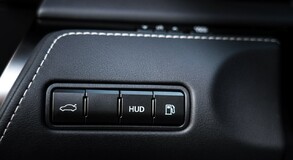 V kupé Lexus LC 2021 má premiéru nová farba – žiarivá oranžová