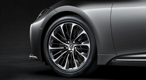 Nový vlajkový sedan Lexus LS prináša nevídaný komfort jazdy vďaka zmyslu značky Lexus pre detail