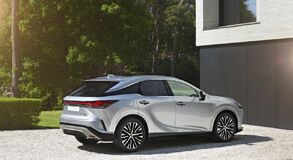 Lexus RX 450 + plug-in hybrid