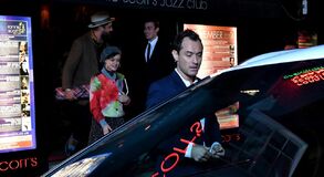 HEREC JUDE LAW ZAŽIARIL V IMPROVIZOVANOM PREDSTAVENÍ „ON THE ROAD“