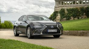 Predaj sedanu Lexus ES prekročil tri milióny kusov