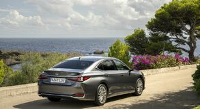 Predaj sedanu Lexus ES prekročil tri milióny kusov