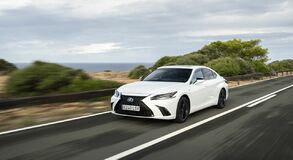 Predaj sedanu Lexus ES prekročil tri milióny kusov